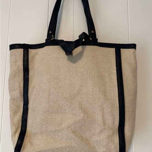 Chic Black and Cream Tote with Sturdy Handles - Picture 11 of 12